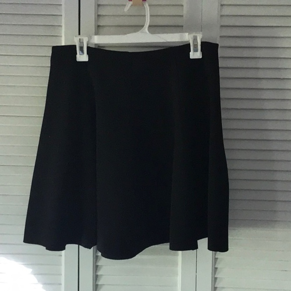 Elegant Black Women's Skirt - Like New!